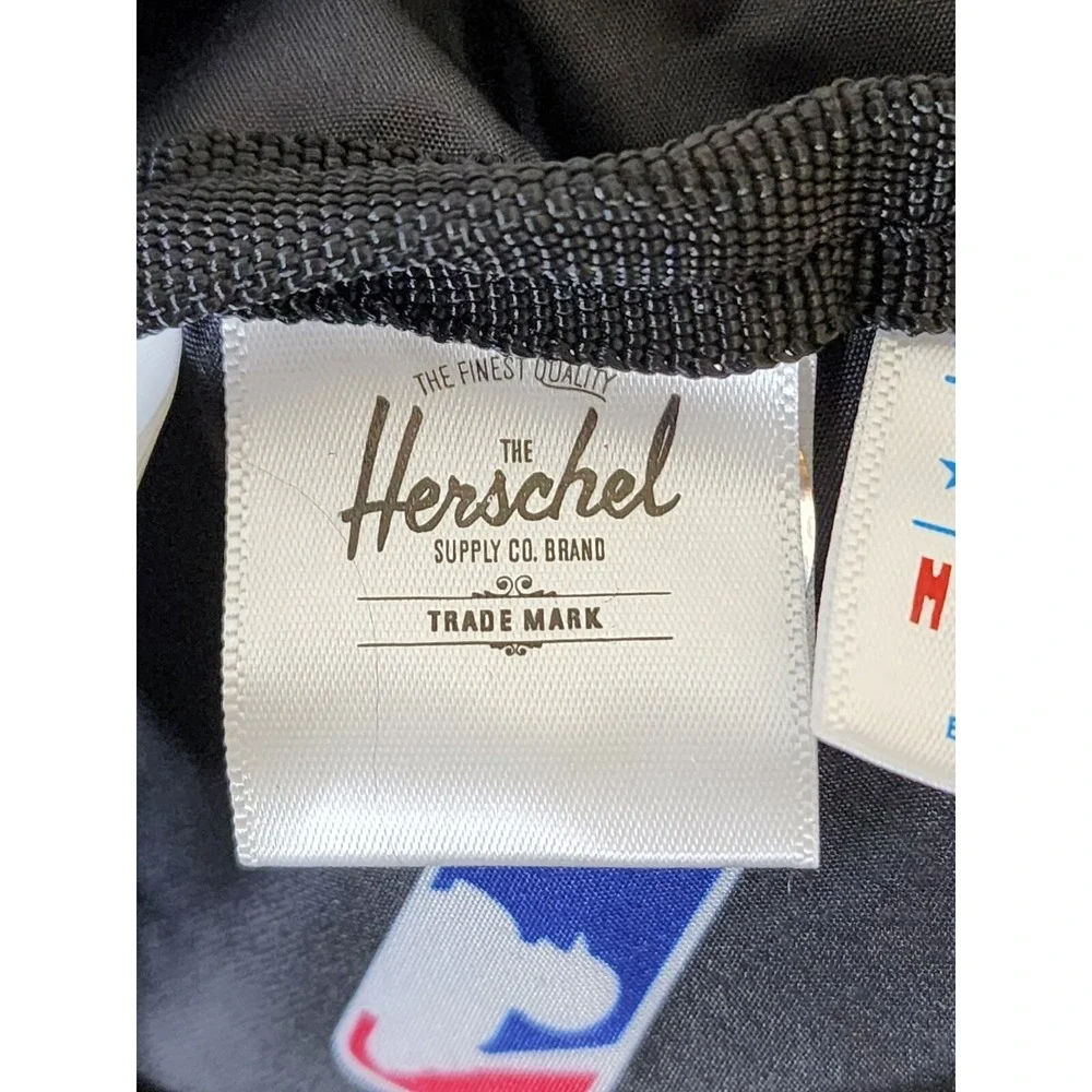 Herschel New York‎ Yankees Herschel Supply Co. Outfield Sixteen Hip Travel Pack